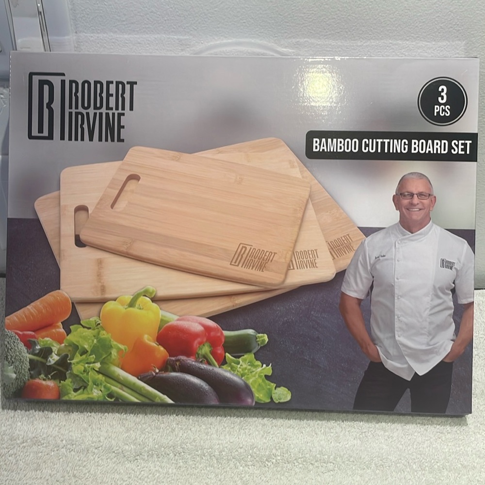 Robert Irvine NIB Bamboo Cutting Boards
